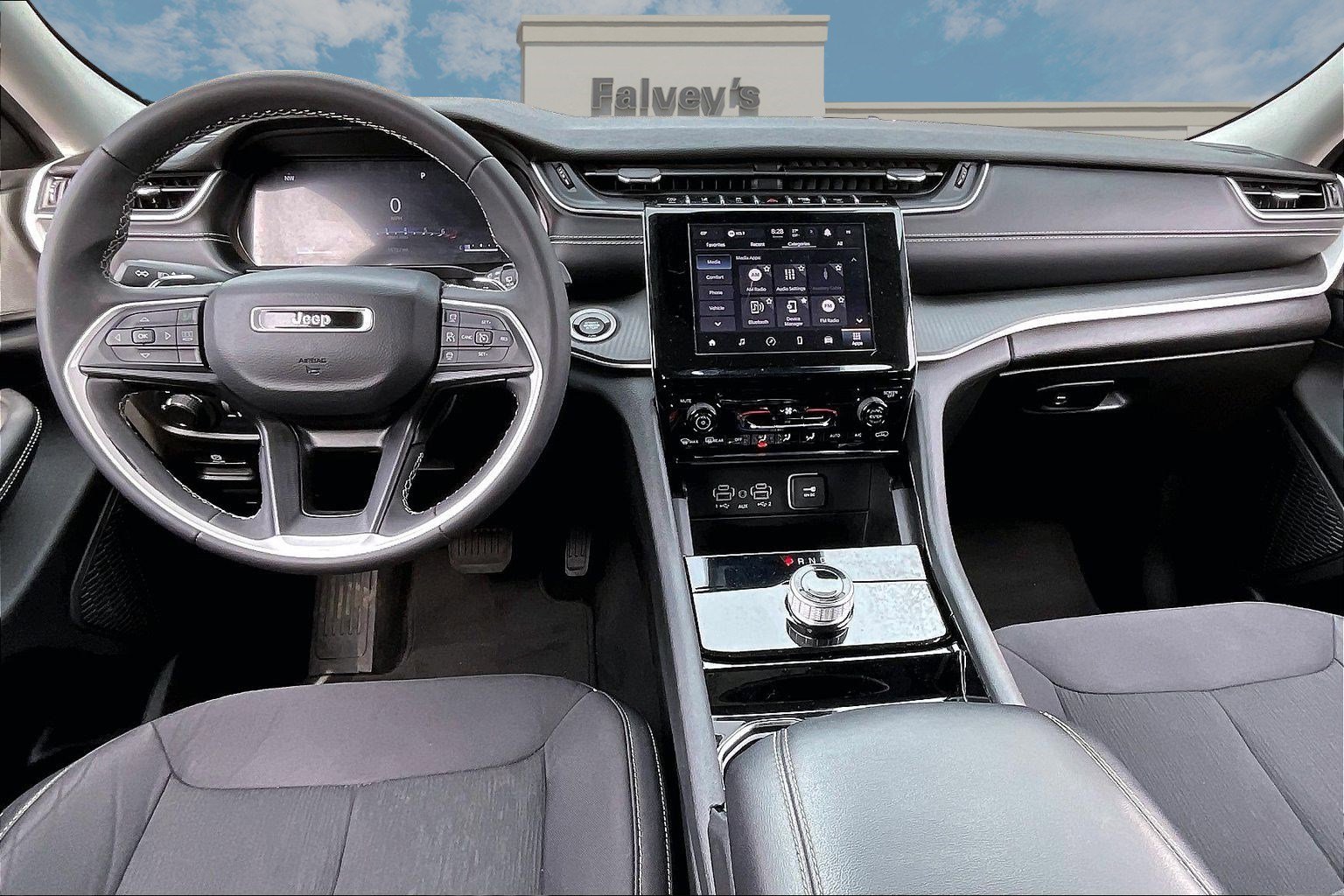 Certified 2023 Jeep Grand Cherokee Laredo image 15