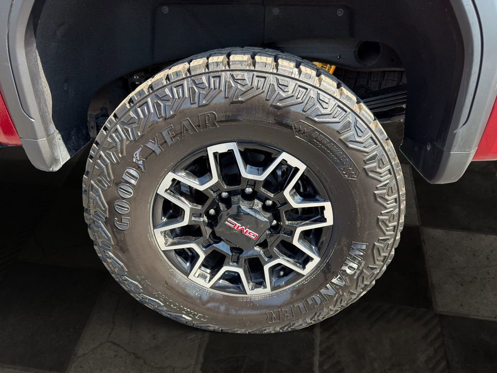 Used 2026 GMC Sierra 2500 AT4X AWD/4WD image 9