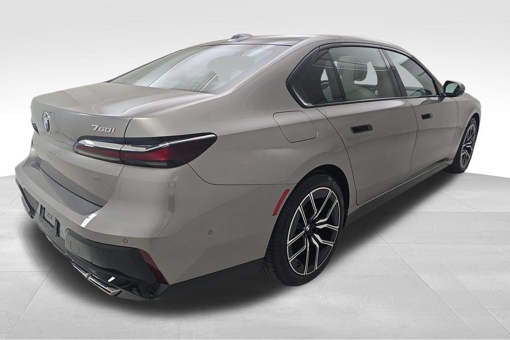 Certified 2023 BMW 760i xDrive w/ Luxury Rear Seating Package AWD/4WD image 9