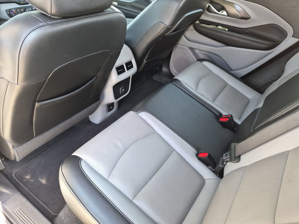 Used 2023 GMC Terrain SLT FWD image 33