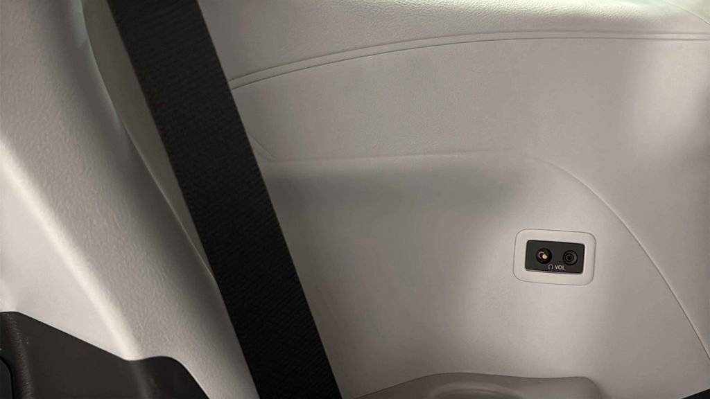 Used 2024 Toyota Sienna XSE AWD/4WD image 10