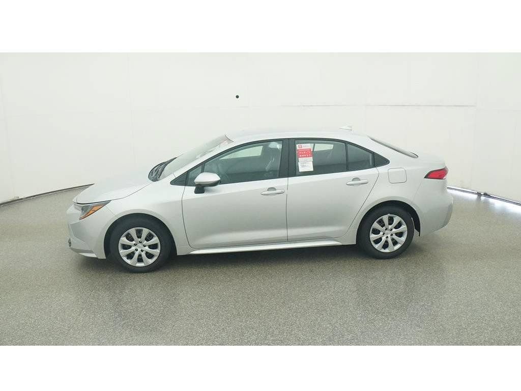 Used 2024 Toyota Corolla LE FWD image 4