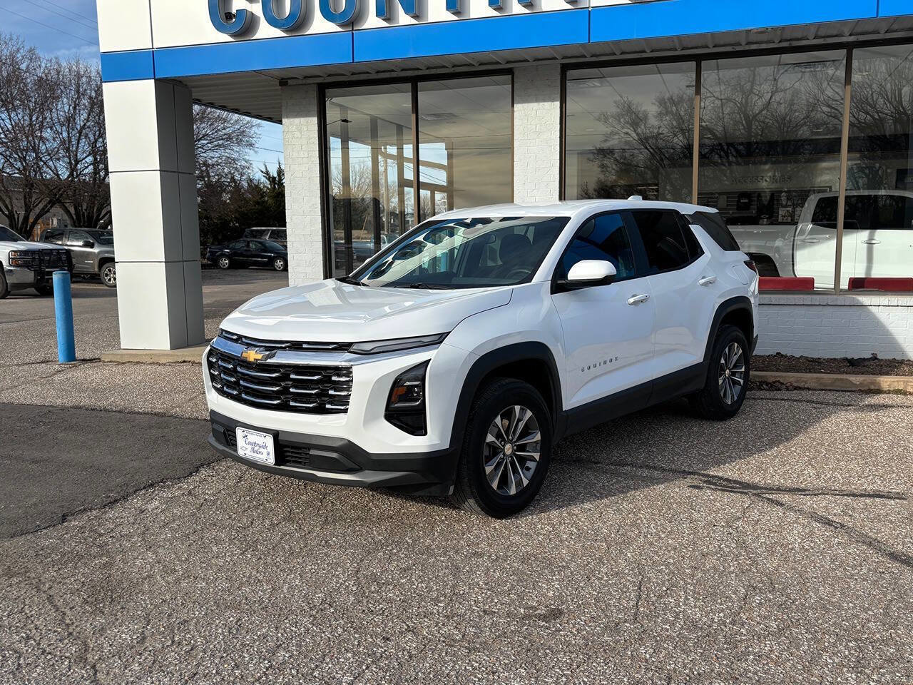 Used 2025 Chevrolet Equinox LT image 1