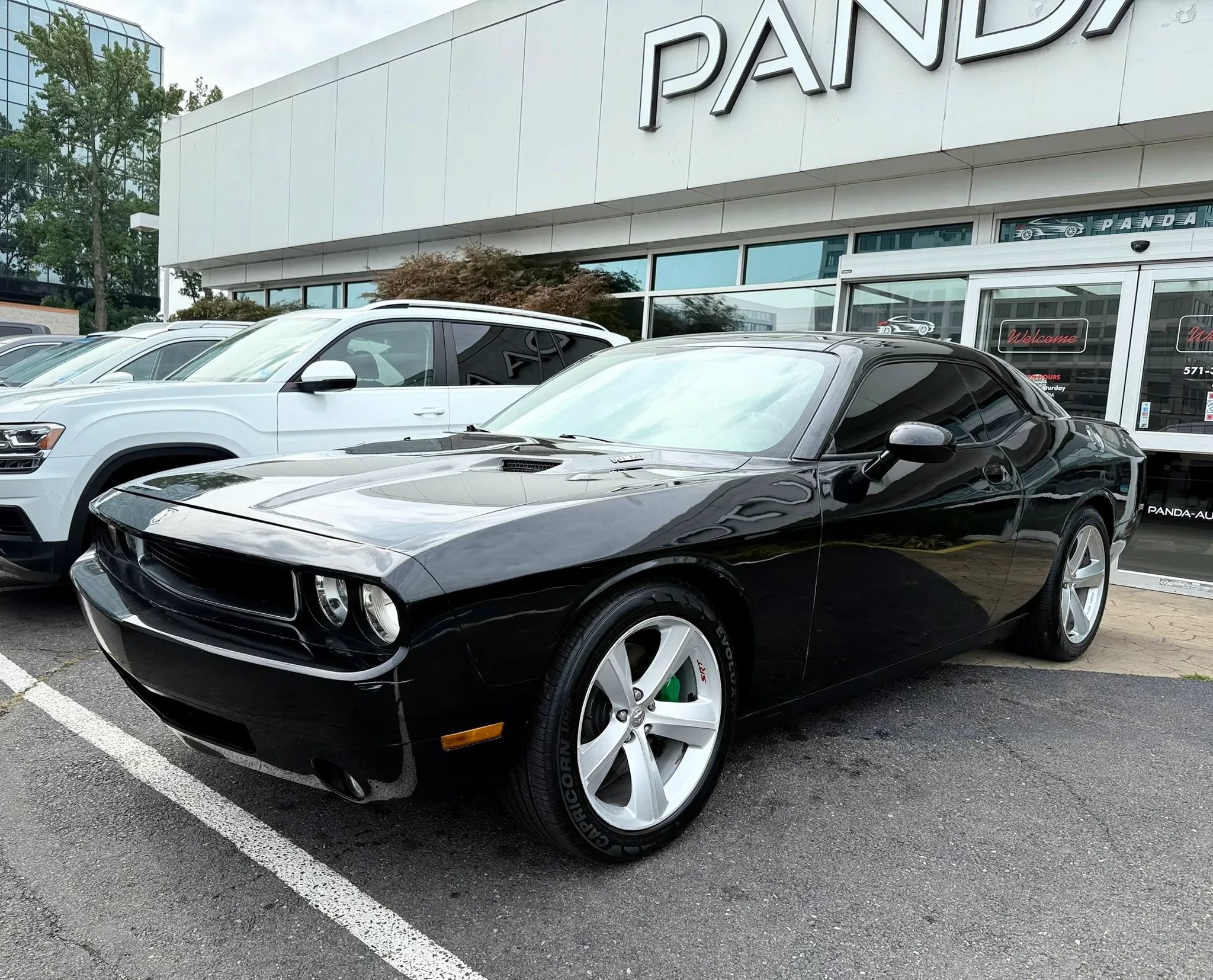 Used 2010 Dodge Challenger SRT8 w/ SRT Option Group II RWD image 3