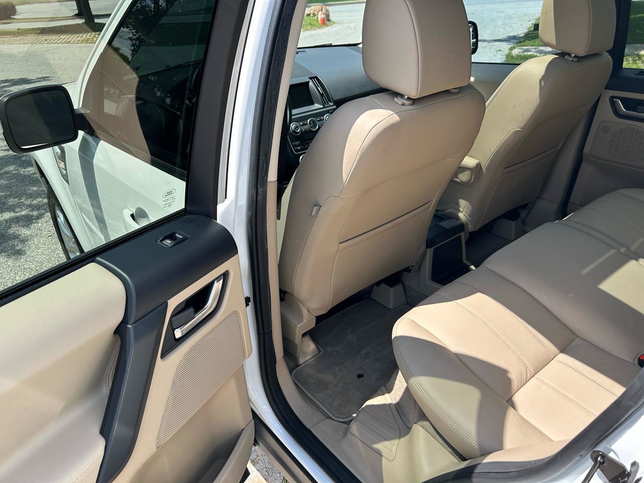 Used 2014 Land Rover LR2 HSE AWD/4WD image 12