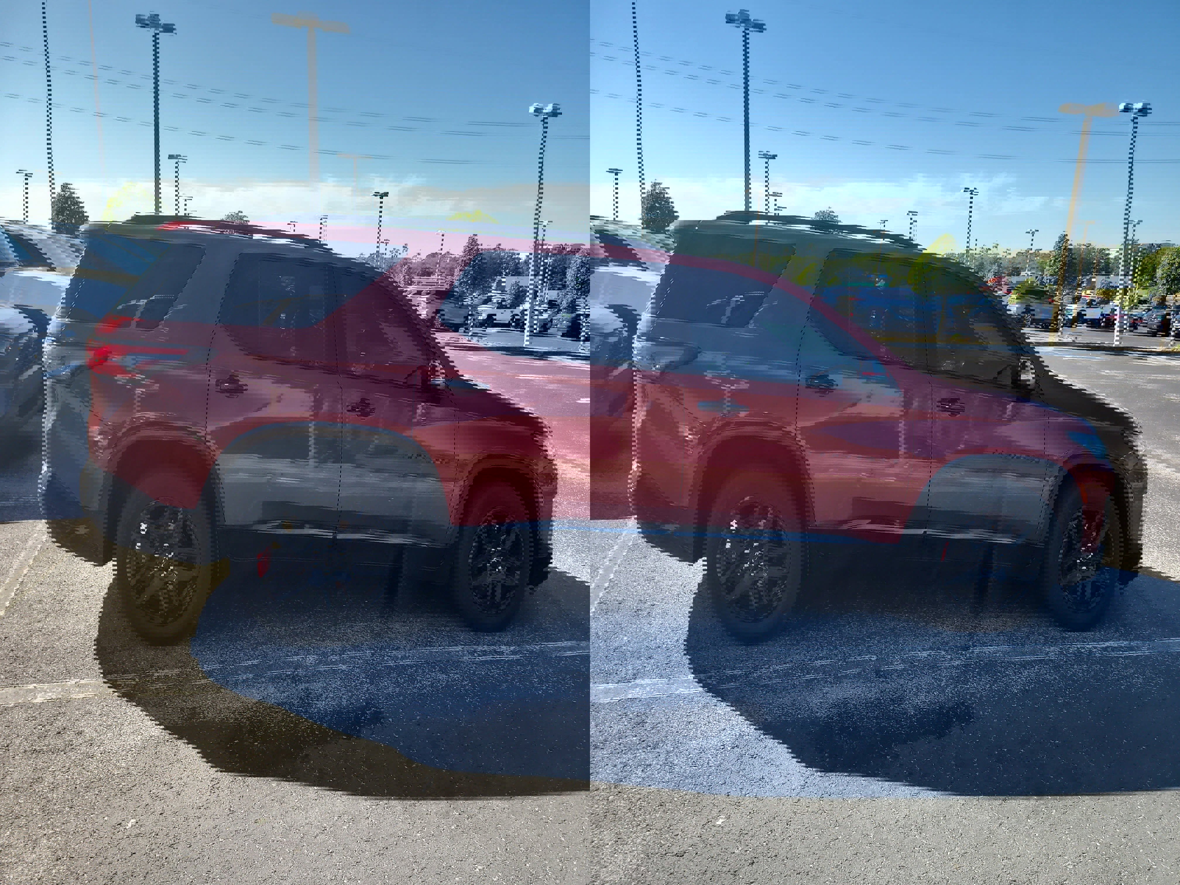 Used 2022 Chevrolet Traverse Premier w/ Redline Edition FWD image 8