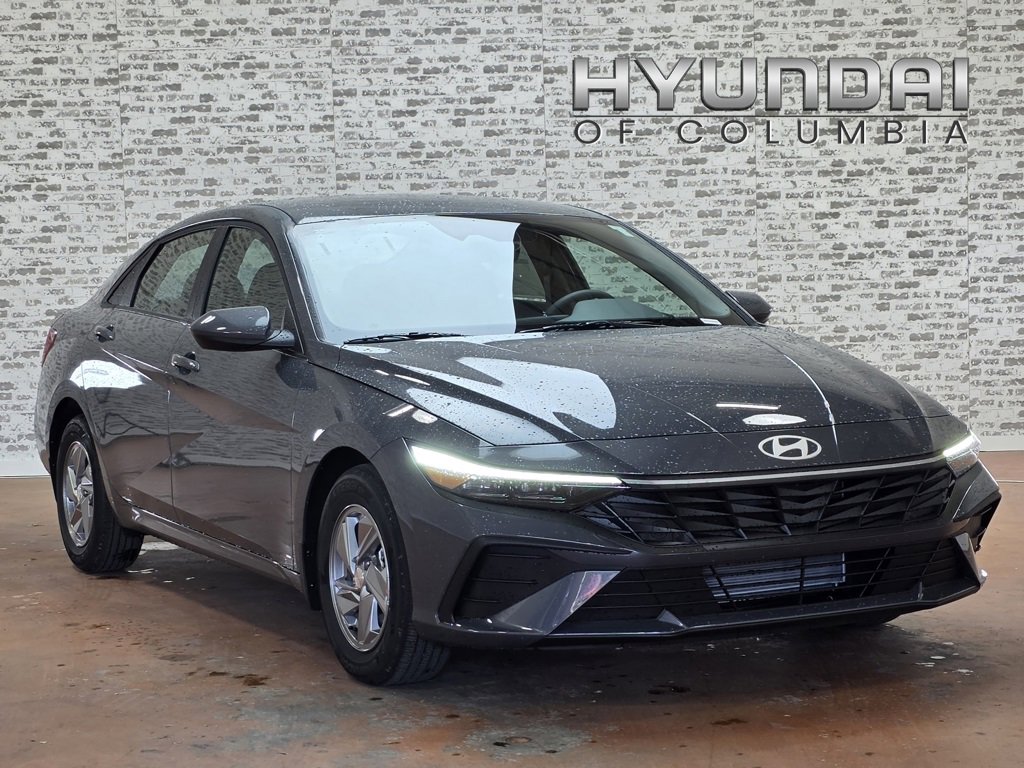 New 2026 Hyundai Elantra SE