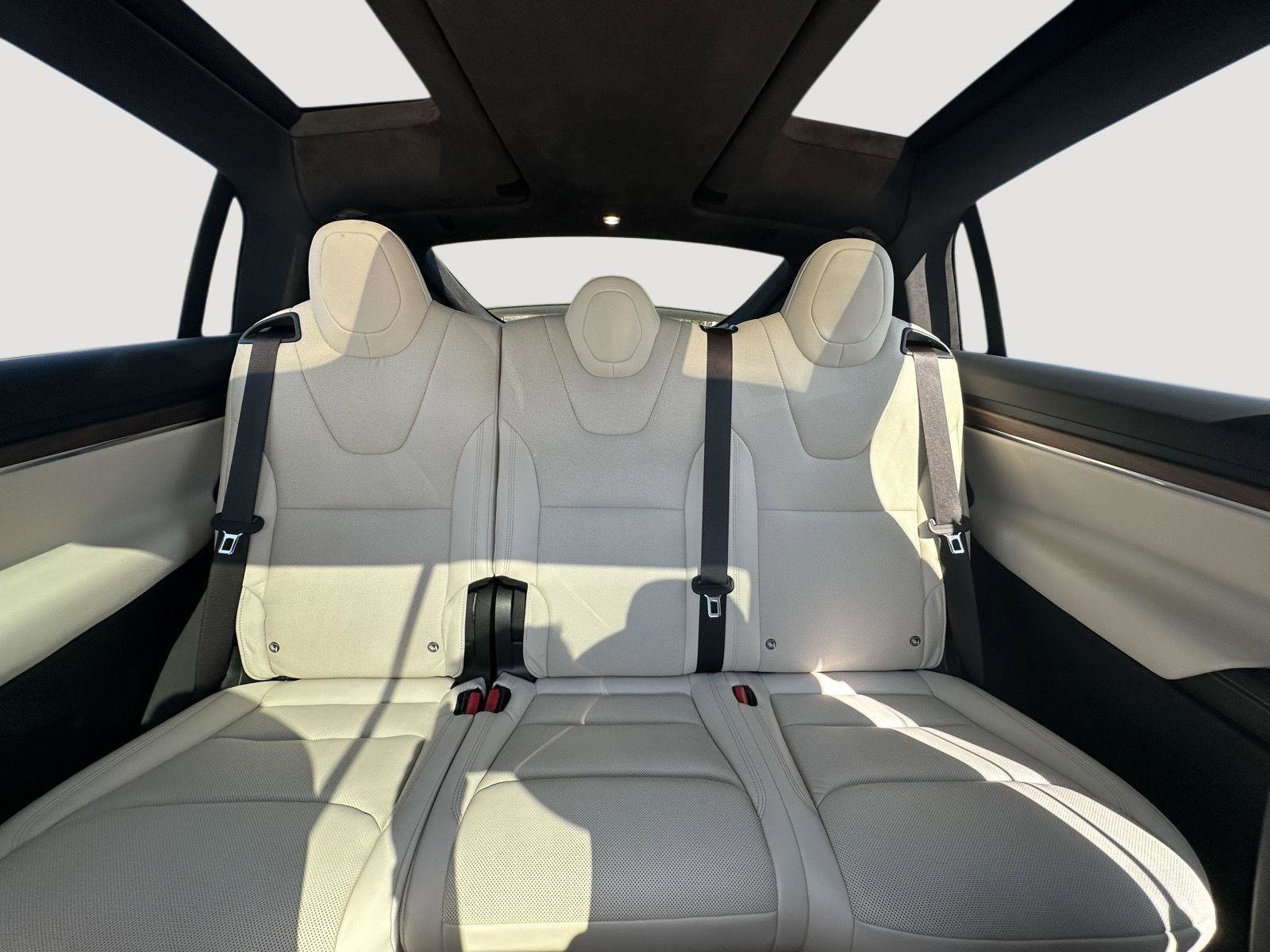 Used 2023 Tesla Model X image 13
