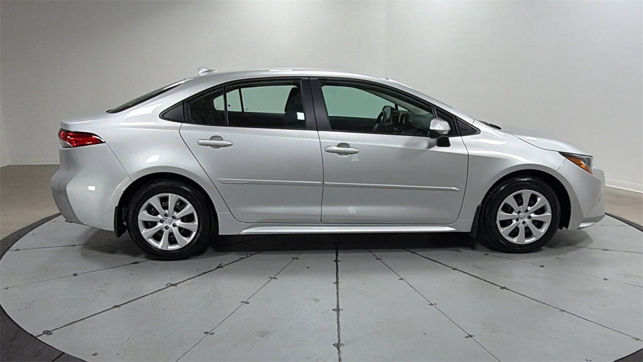 Certified 2025 Toyota Corolla LE image 6