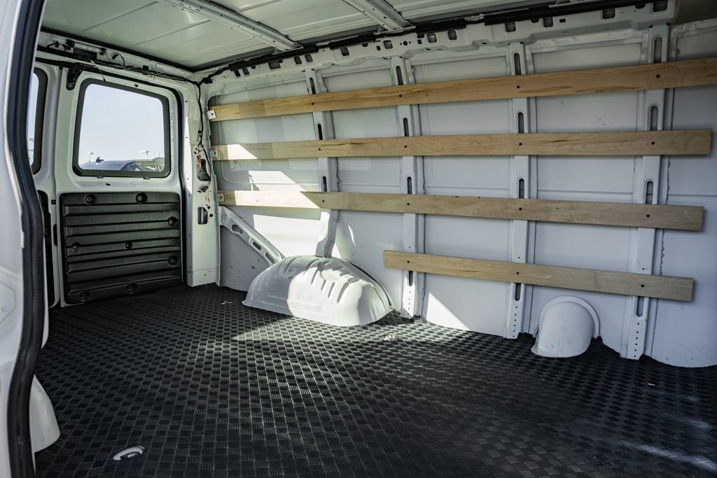 Used 2023 GMC Savana 2500 image 35