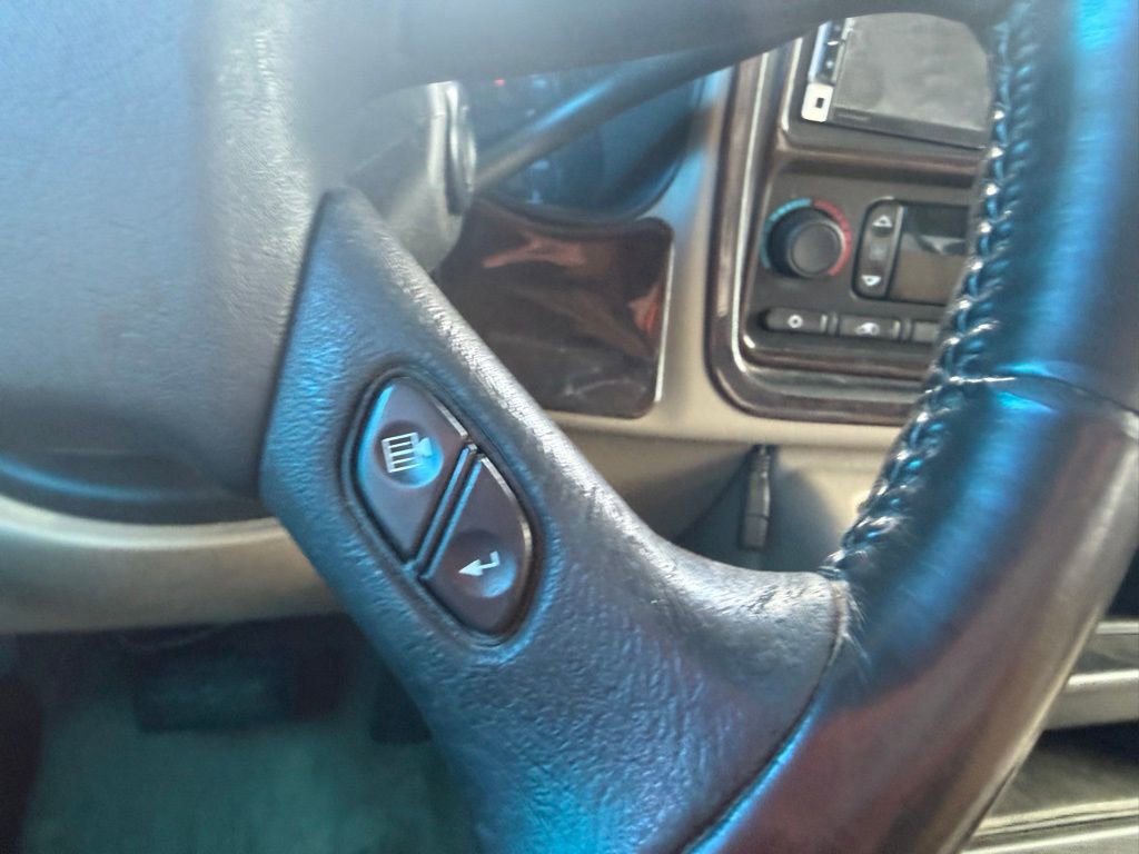 Used 2003 Chevrolet Silverado 2500 LT AWD/4WD image 22