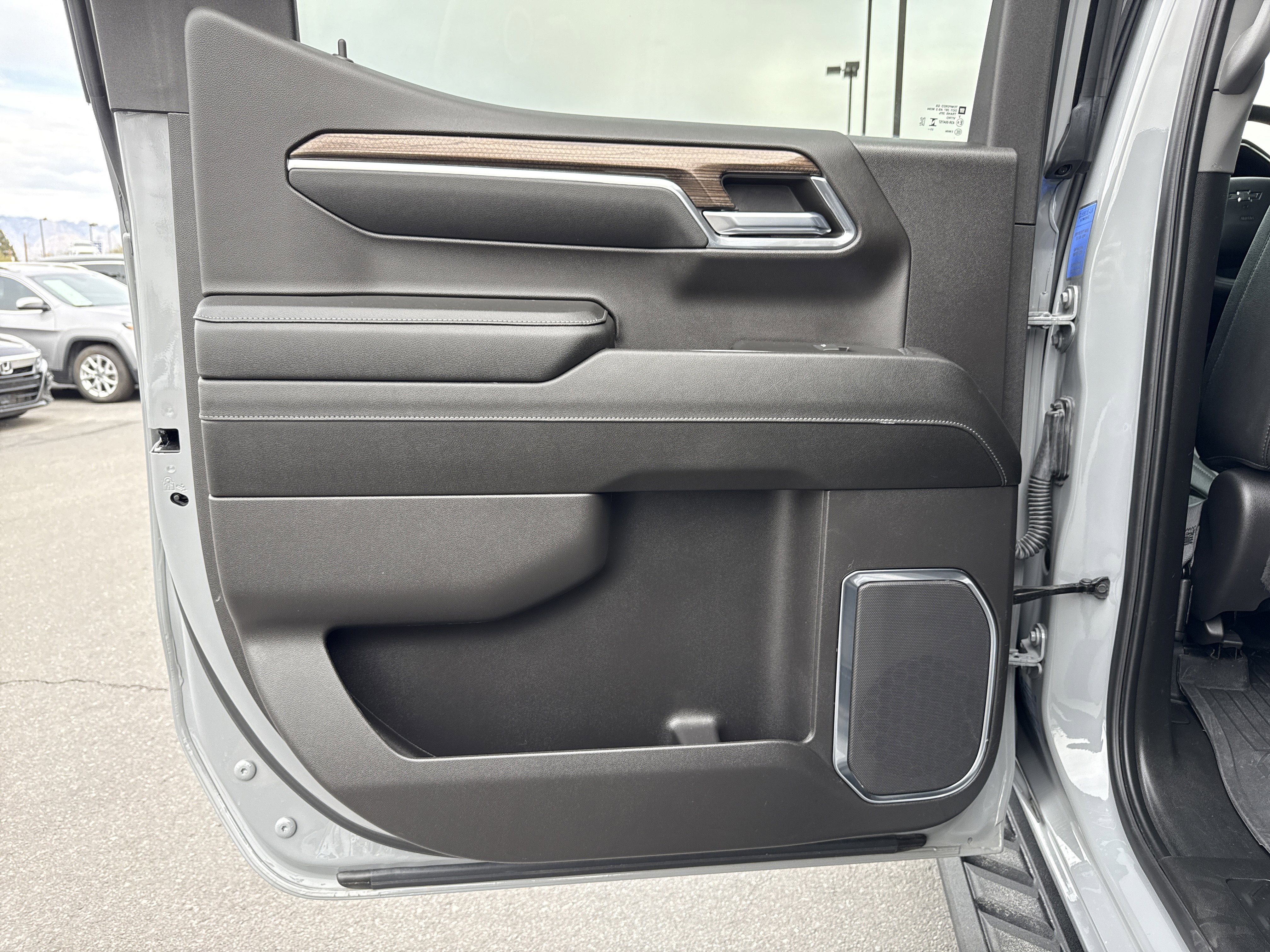 Used 2024 Chevrolet Silverado 1500 LT Trail Boss w/ LT Trail Boss Premium Package image 25