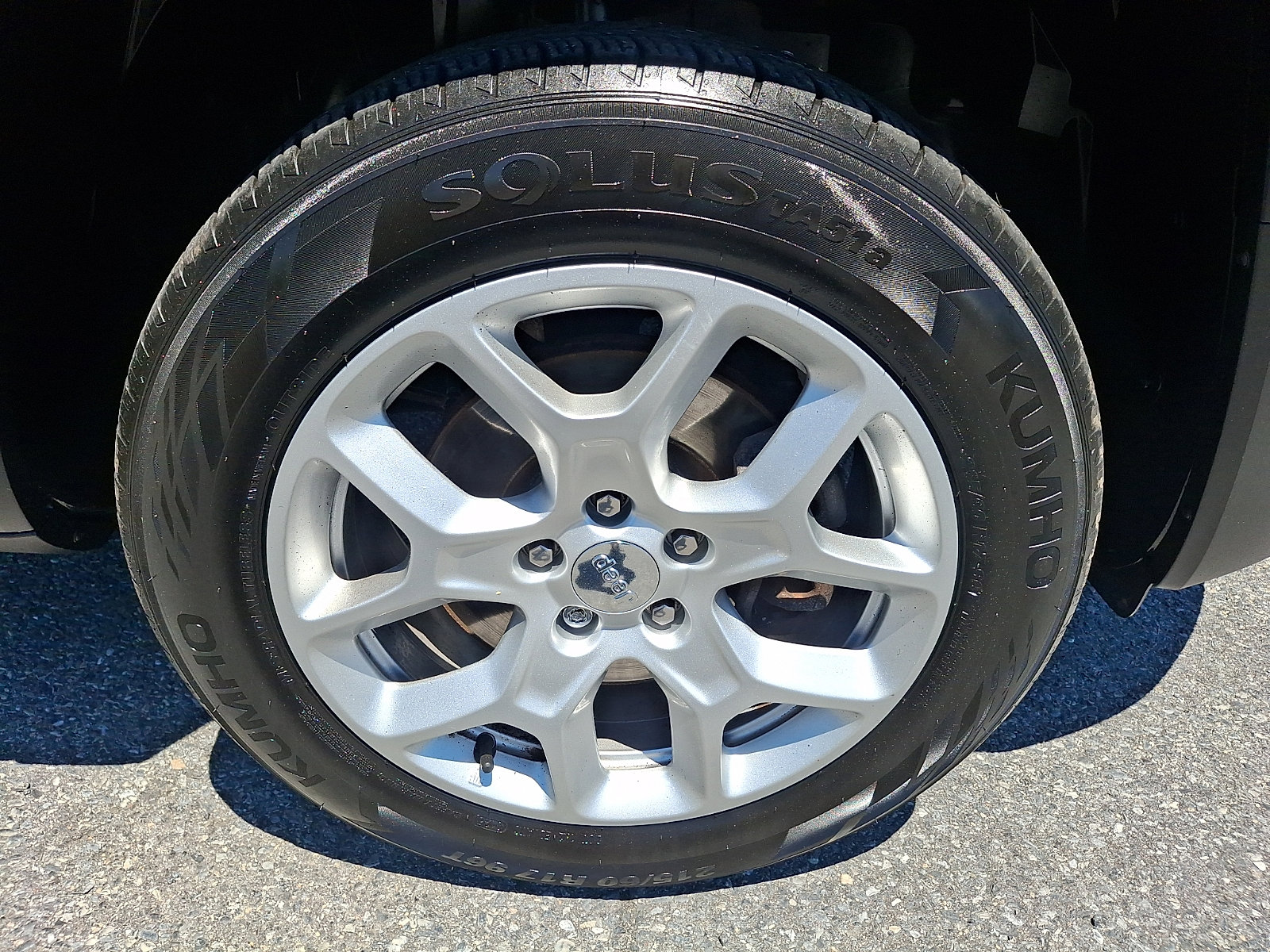 Used 2018 Jeep Renegade Latitude w/ Cold Weather Group AWD/4WD image 8
