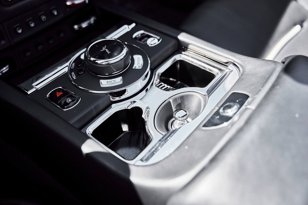 Used 2018 Rolls-Royce Dawn RWD image 59