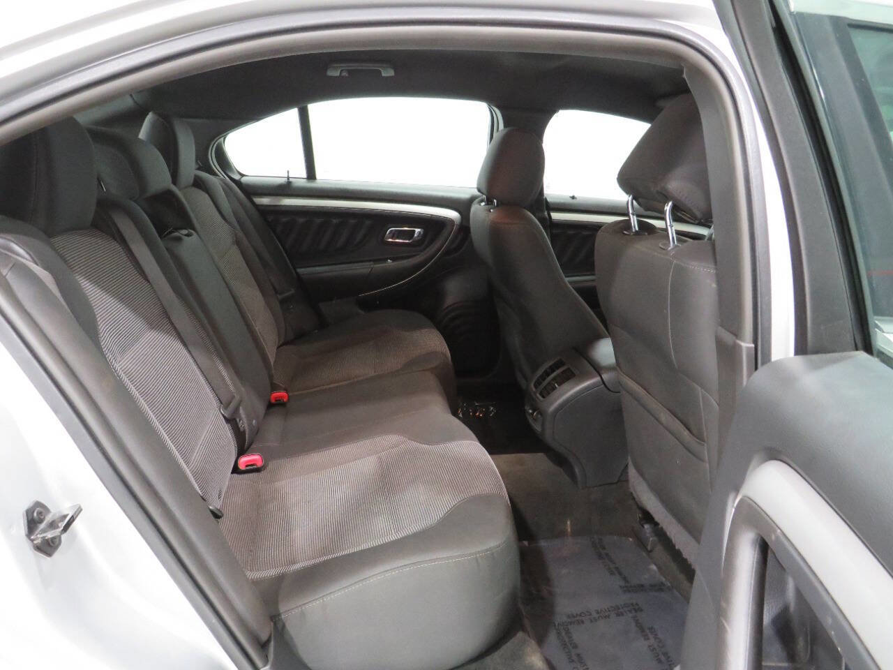 Used 2015 Ford Taurus SEL w/ Equipment Group 201A FWD image 11