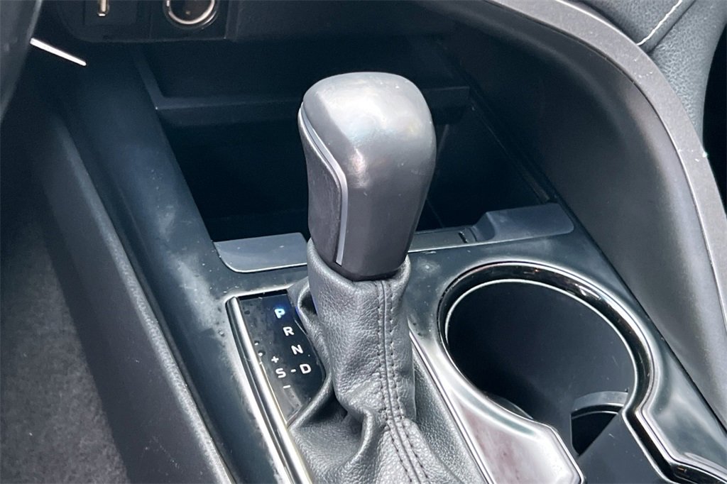Used 2020 Toyota Camry SE image 22