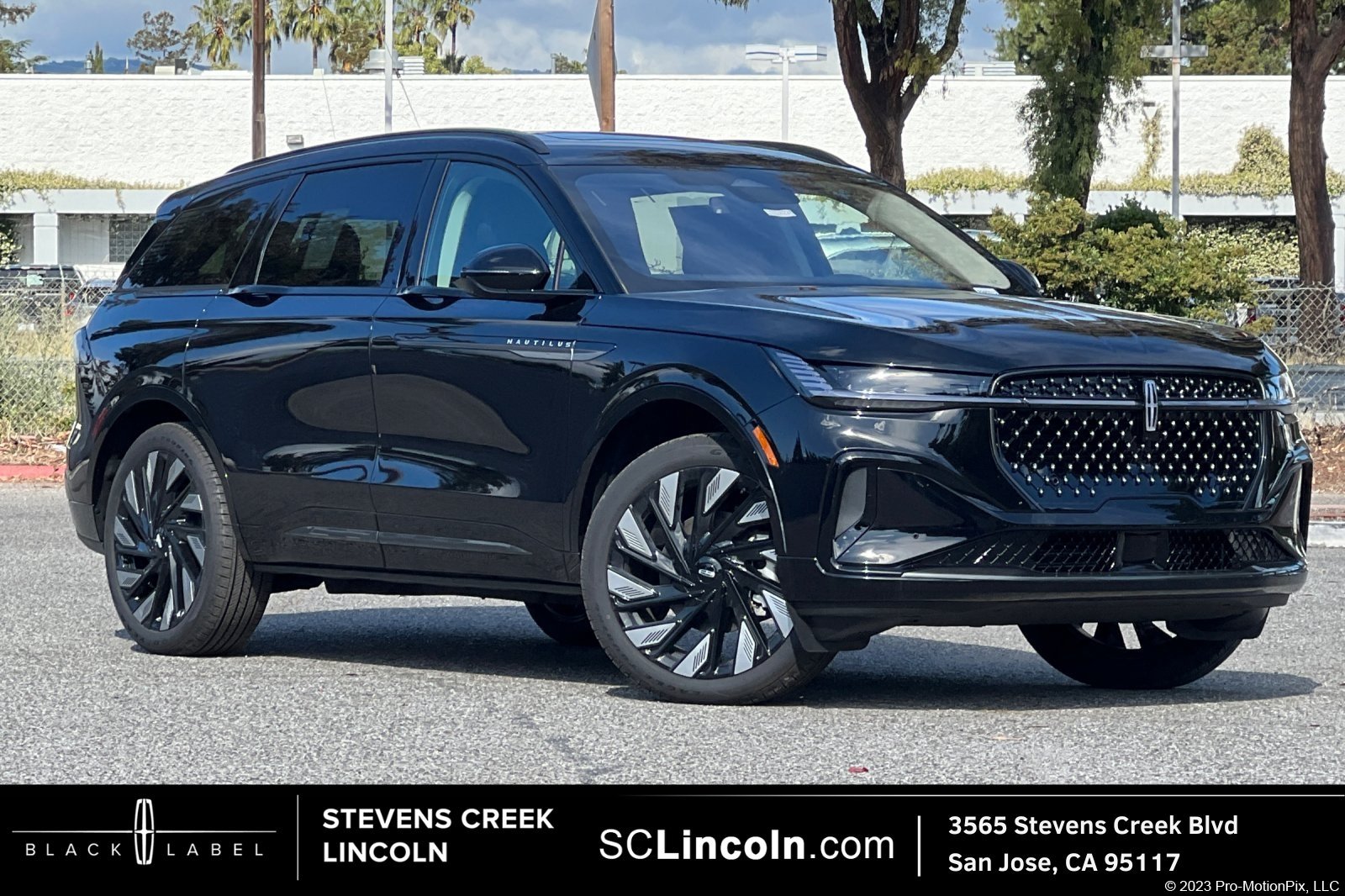 New 2026 Lincoln Nautilus Reserve w/ Jet Appearance Package AWD/4WD image 1