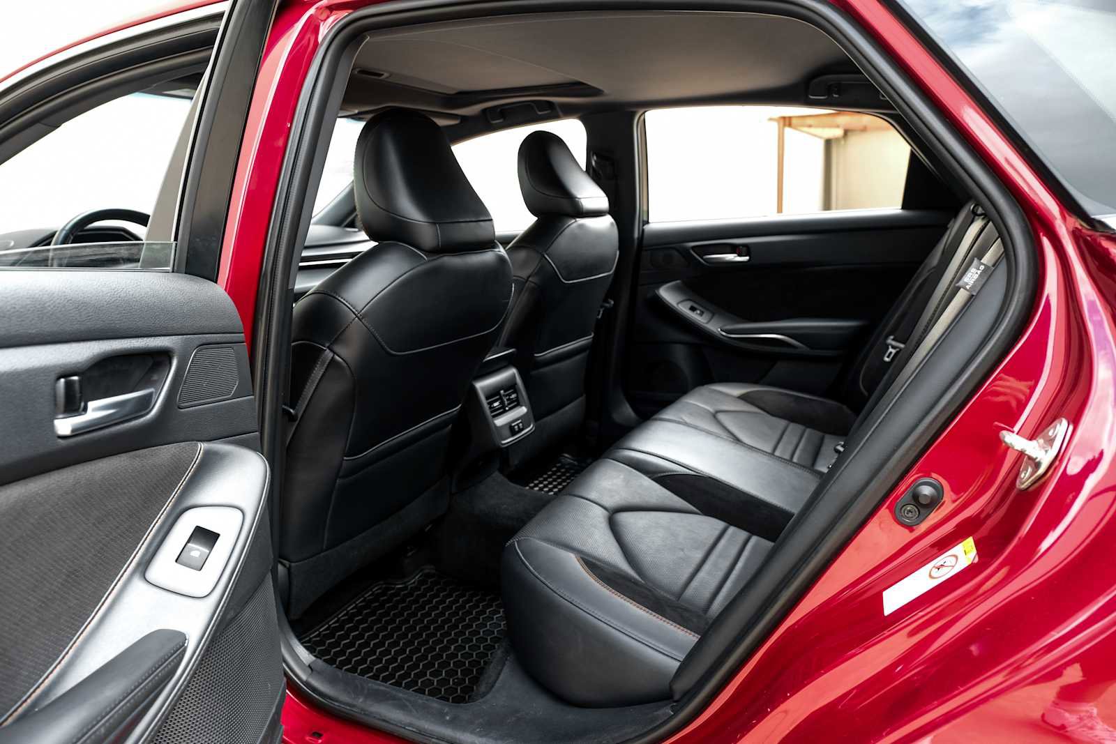 Used 2019 Toyota Avalon XSE image 38