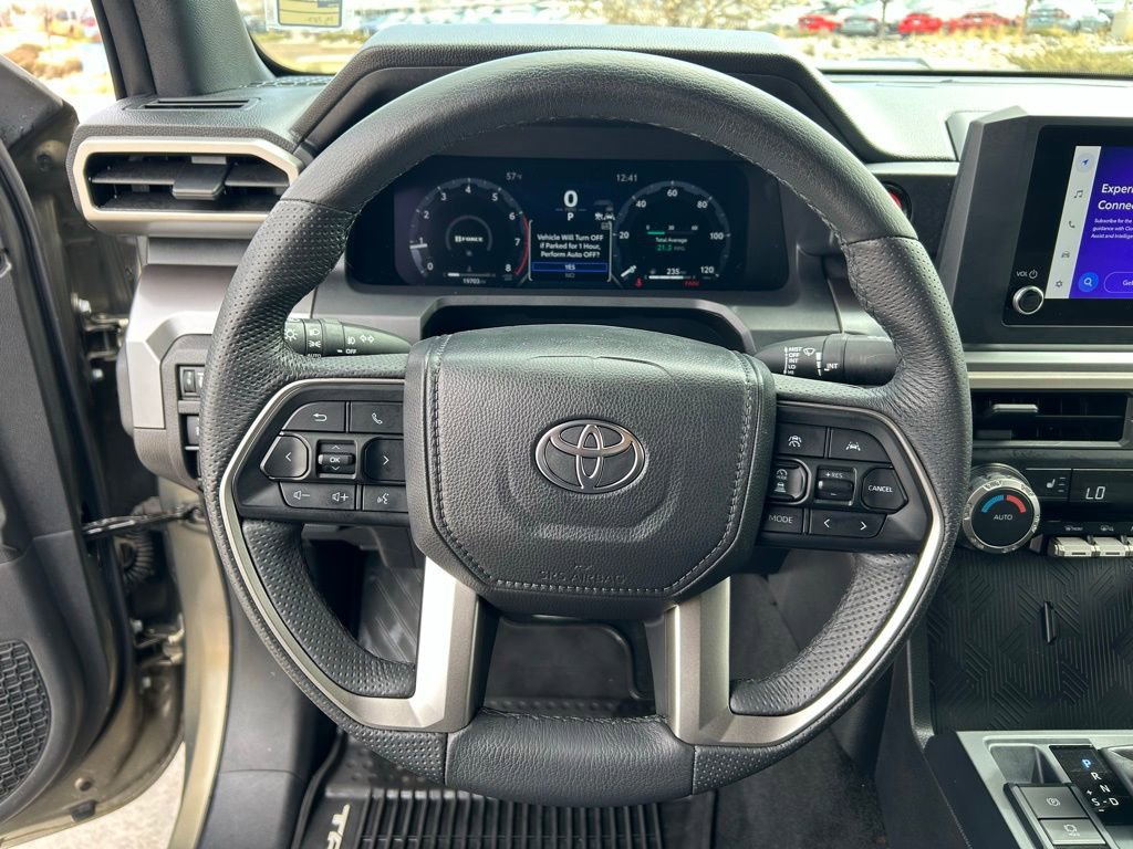 Used 2025 Toyota Tacoma TRD Sport AWD/4WD image 13