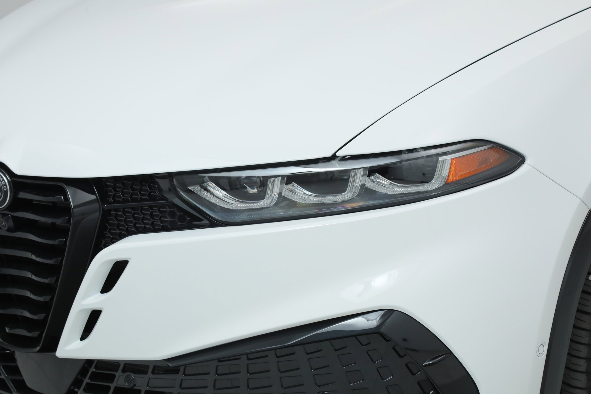 New 2026 Alfa Romeo Tonale Veloce w/ Quick Order Package 23H Volce image 10