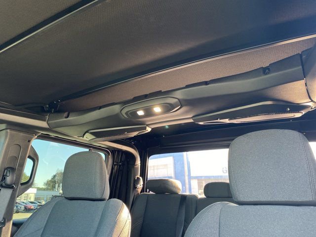 Used 2024 Jeep Gladiator Sport image 10
