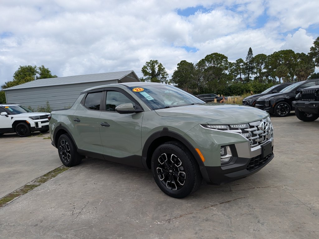 Used 2022 Hyundai Santa Cruz SEL FWD image 2