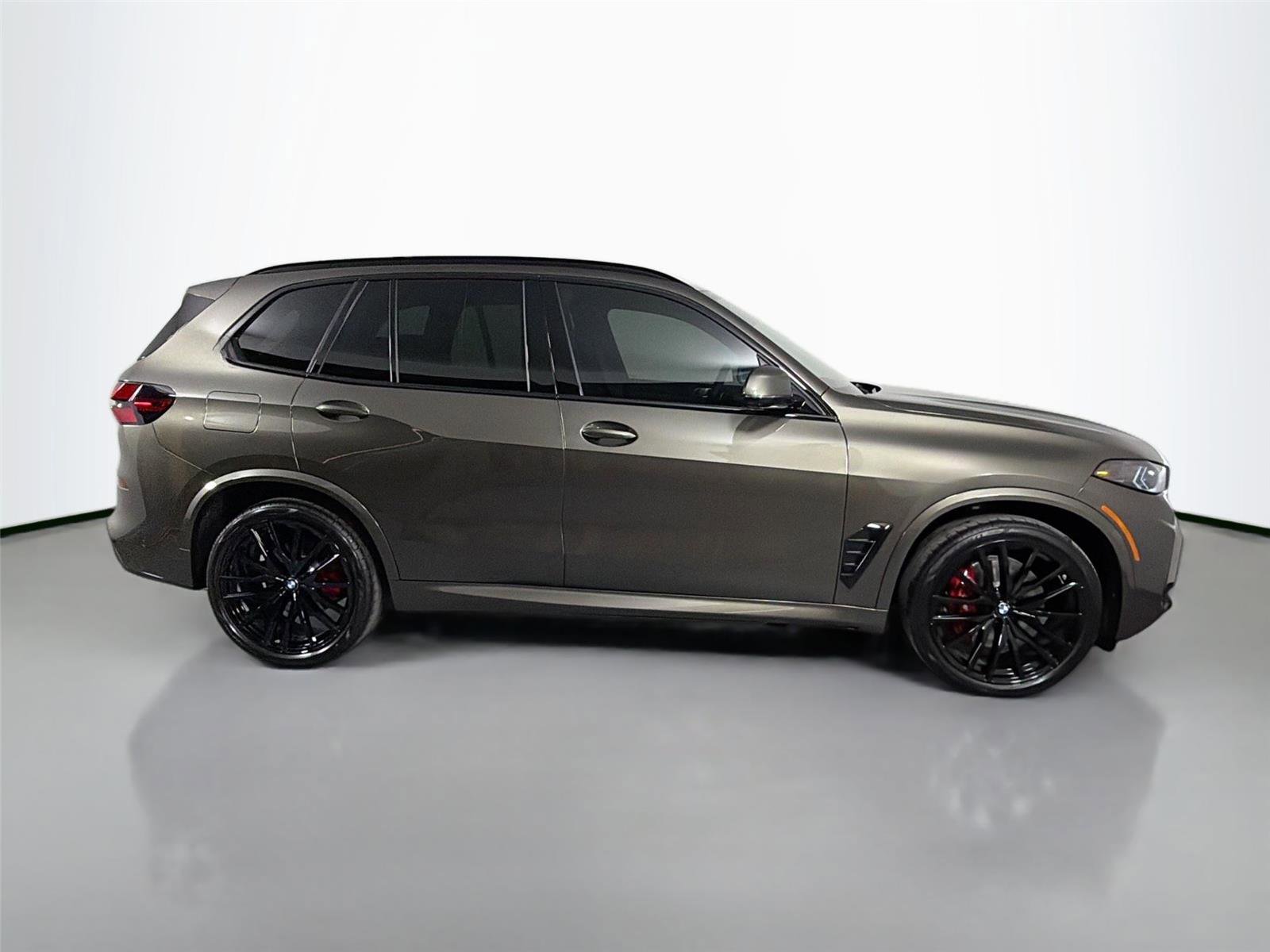 New 2026 BMW X5 xDrive40i w/ M Sport Package AWD/4WD image 5