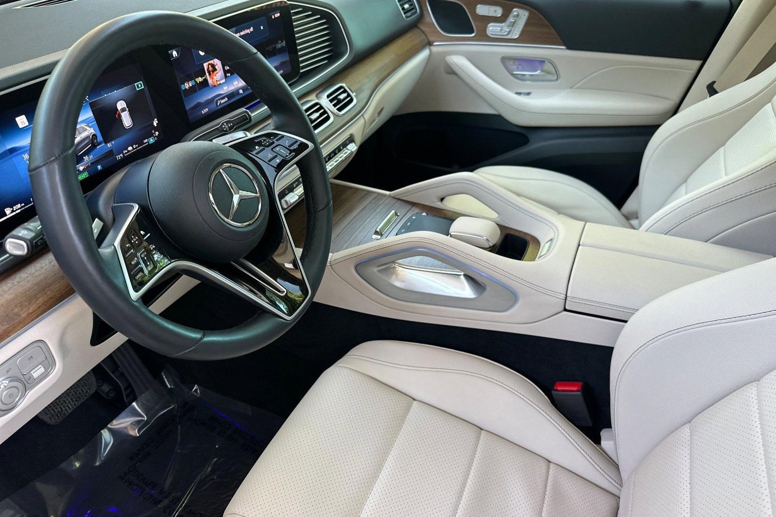 Used 2025 Mercedes-Benz GLE 450e 4MATIC image 4