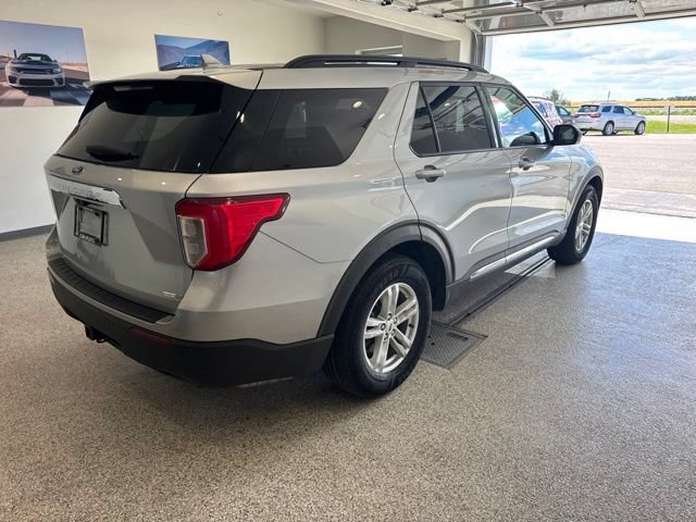Used 2020 Ford Explorer XLT w/ Comfort Package AWD/4WD image 2