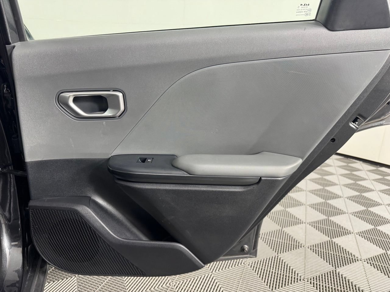 Used 2025 Kia K4 FWD image 25