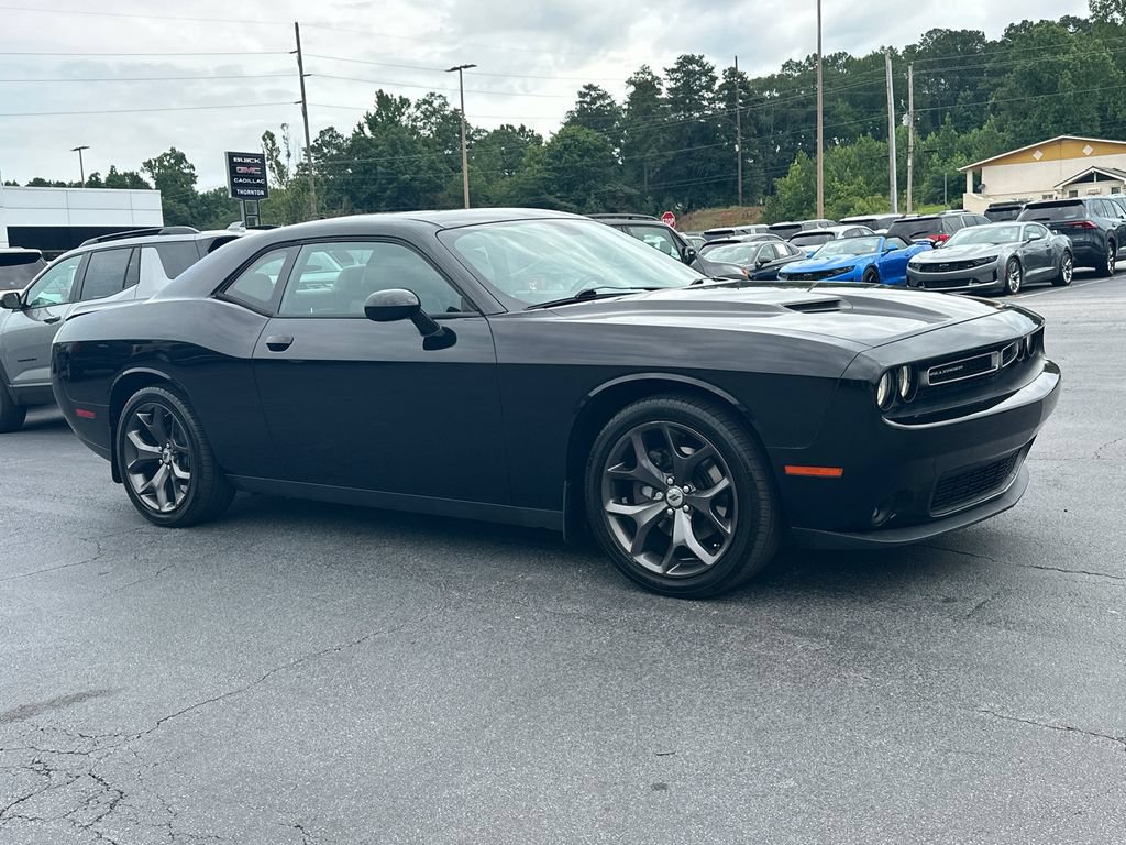 Used 2019 Dodge Challenger SXT w/ Plus Package RWD image 4