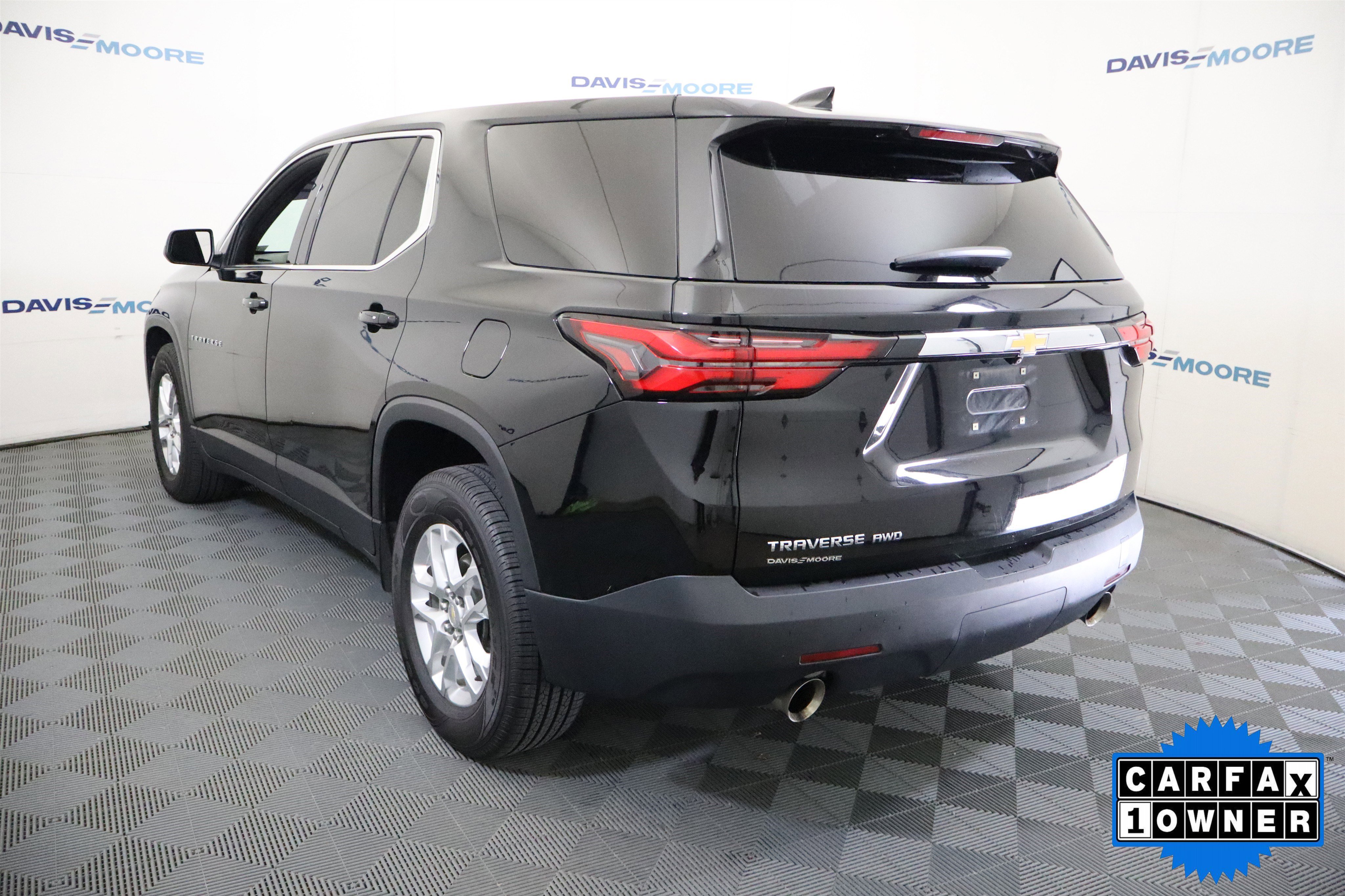 Used 2022 Chevrolet Traverse LS AWD/4WD image 9