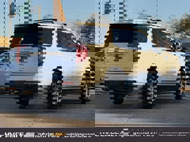 Used 2022 GMC Yukon SLT w/ SLT Premium Package image 6