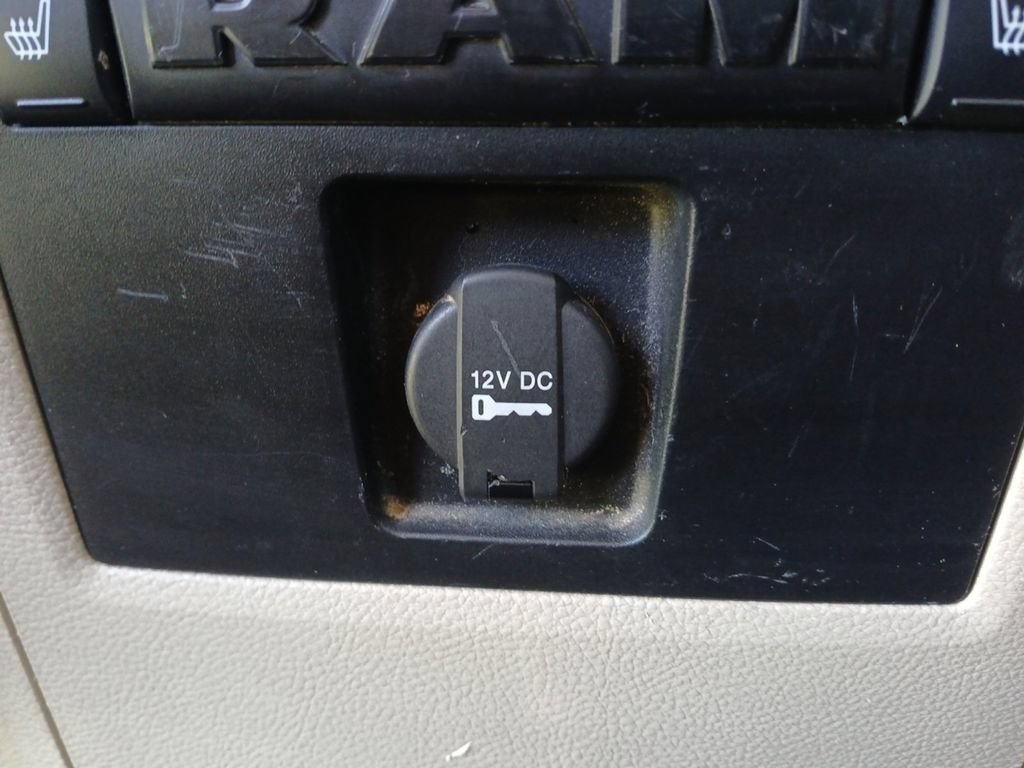 Used 2015 RAM 2500 Laramie w/ Convenience Group AWD/4WD image 27