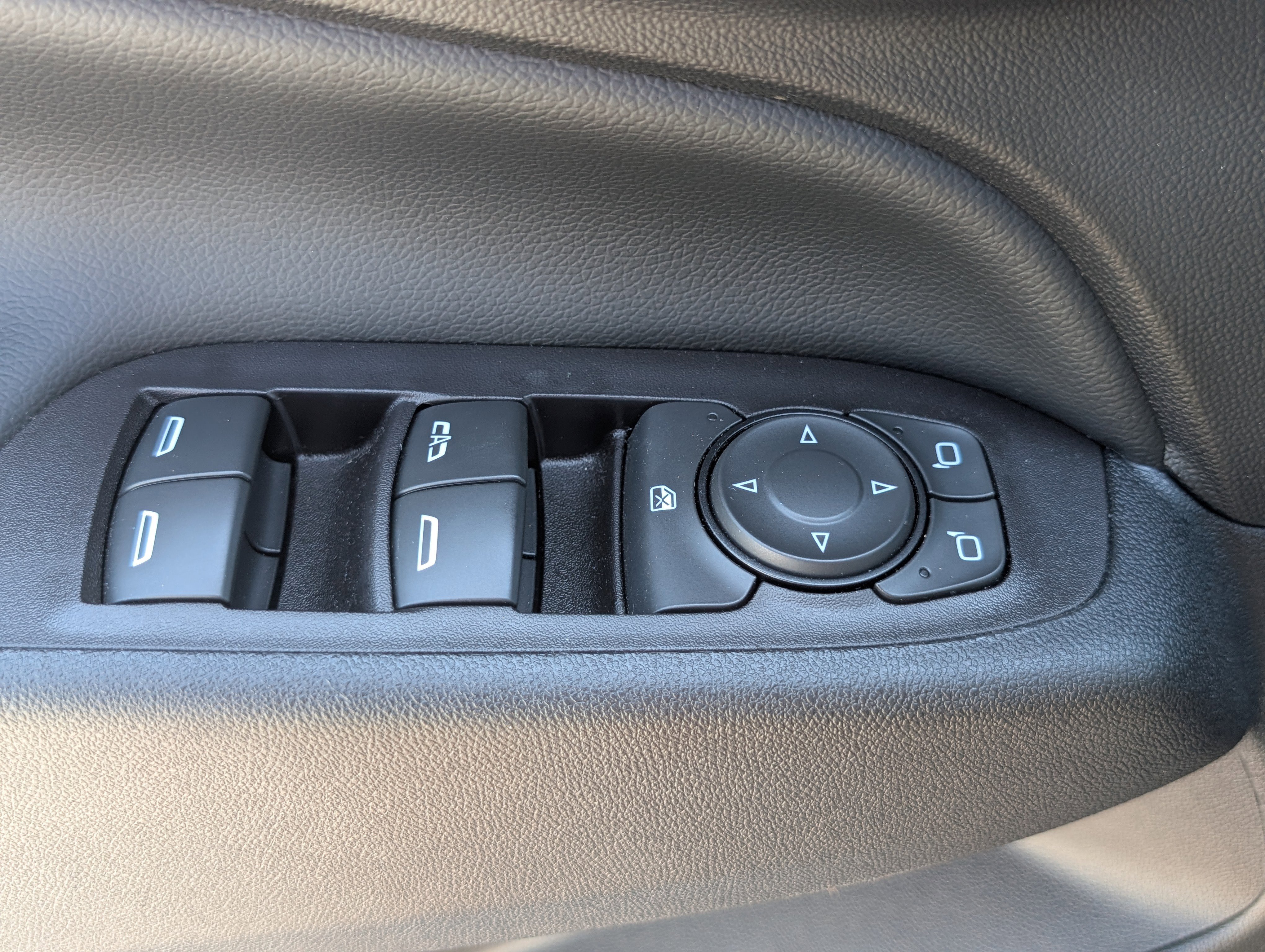 Used 2022 Chevrolet Equinox LT w/ Driver Convenience Package image 18