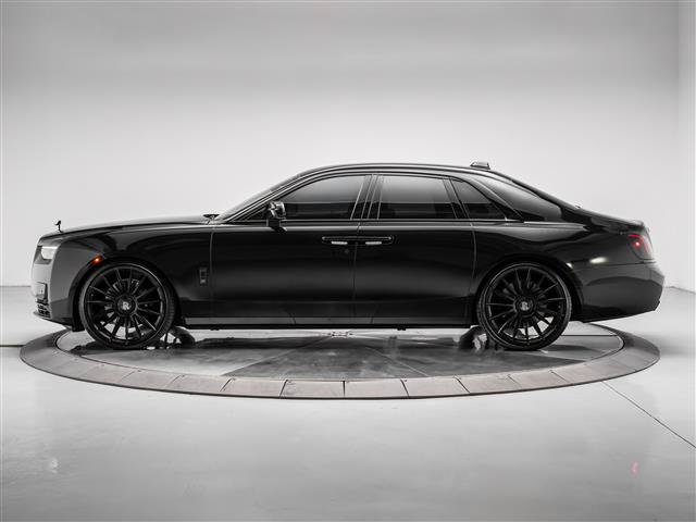Used 2025 Rolls-Royce Ghost AWD/4WD image 2