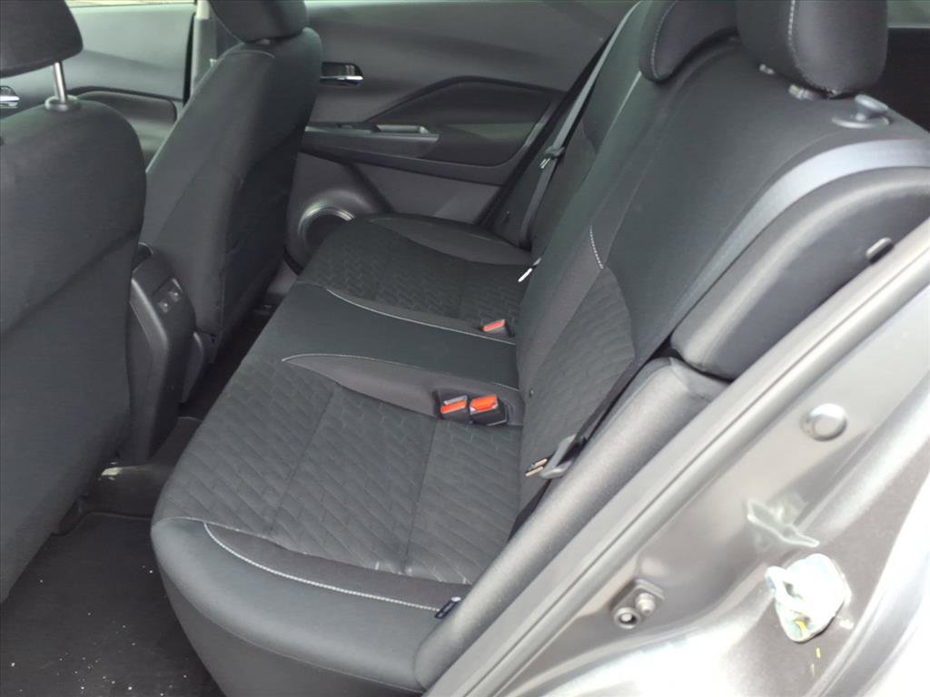 Used 2024 Nissan Kicks SV image 7