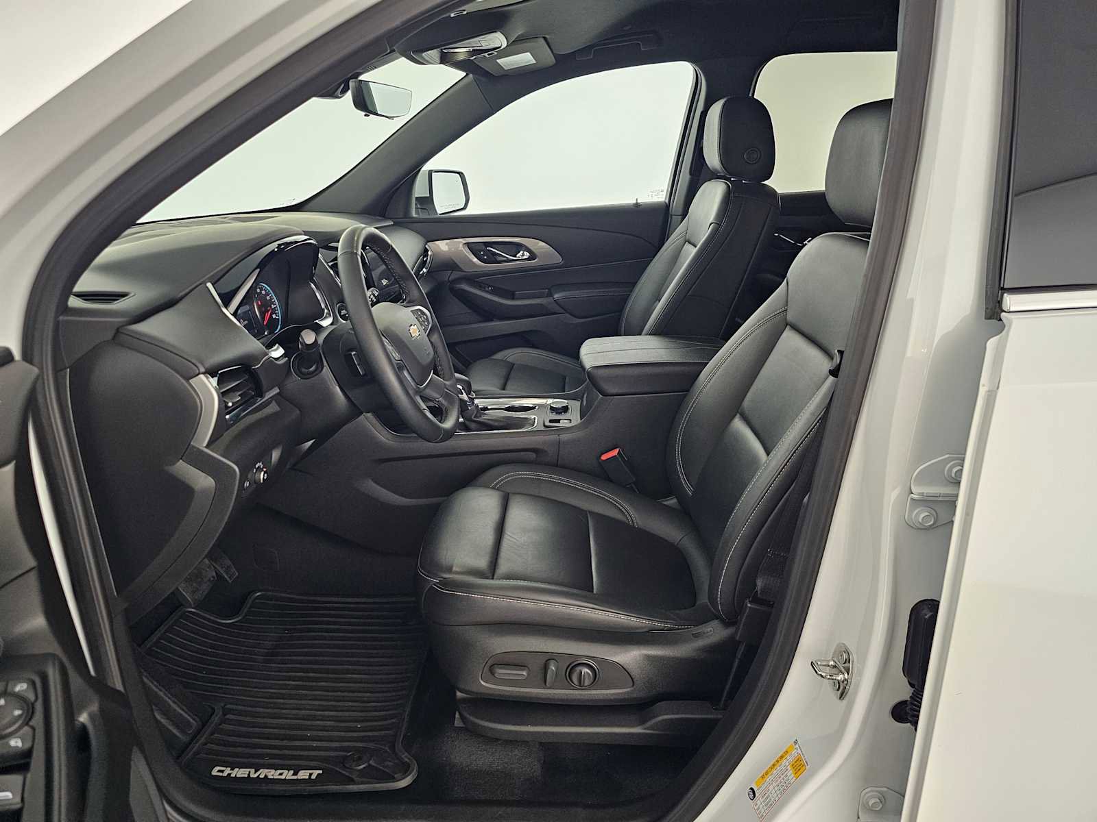 Used 2023 Chevrolet Traverse LT w/ LT Premium Package FWD image 22