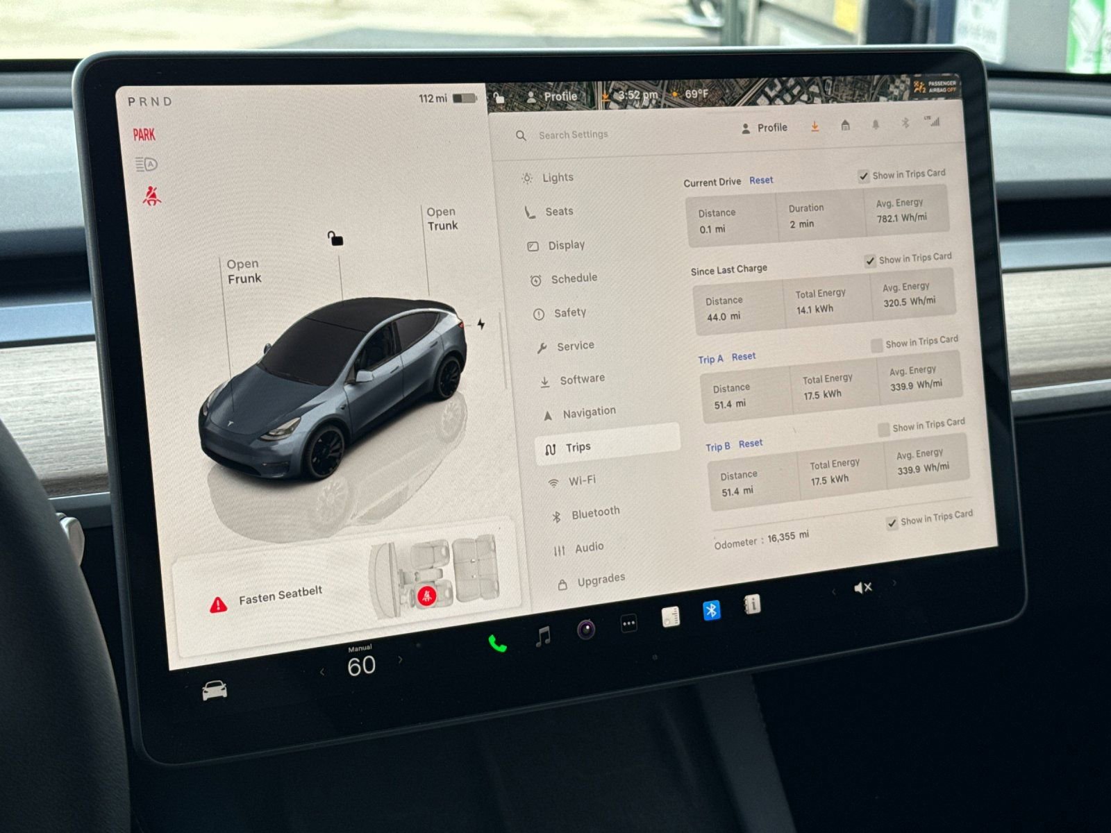 Used 2024 Tesla Model Y Performance image 23