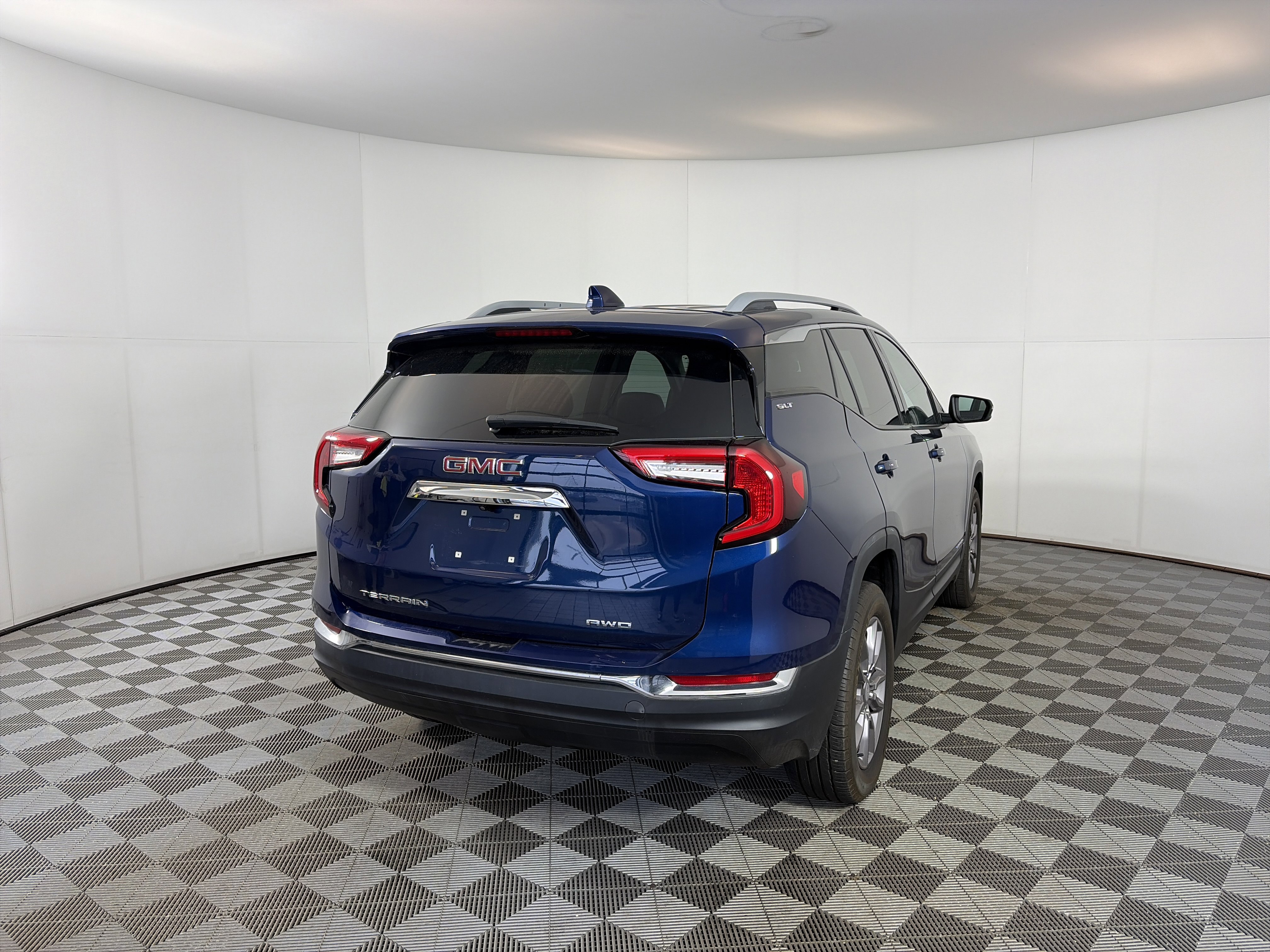 Certified 2023 GMC Terrain SLT image 10