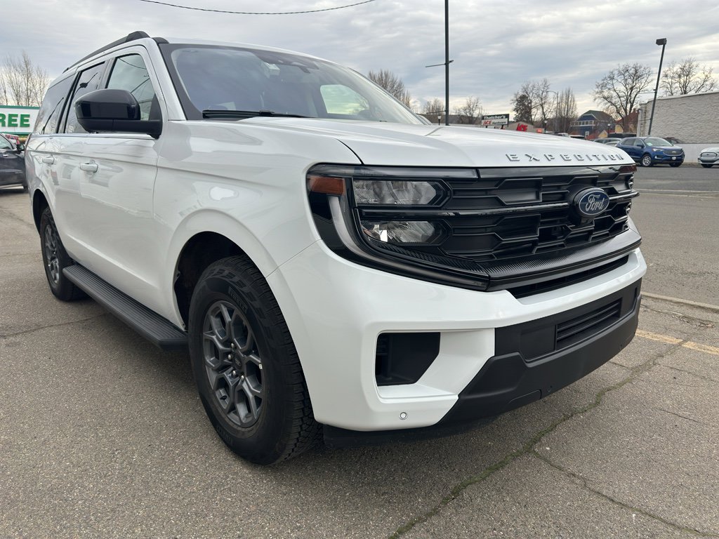 Used 2025 Ford Expedition Active image 1