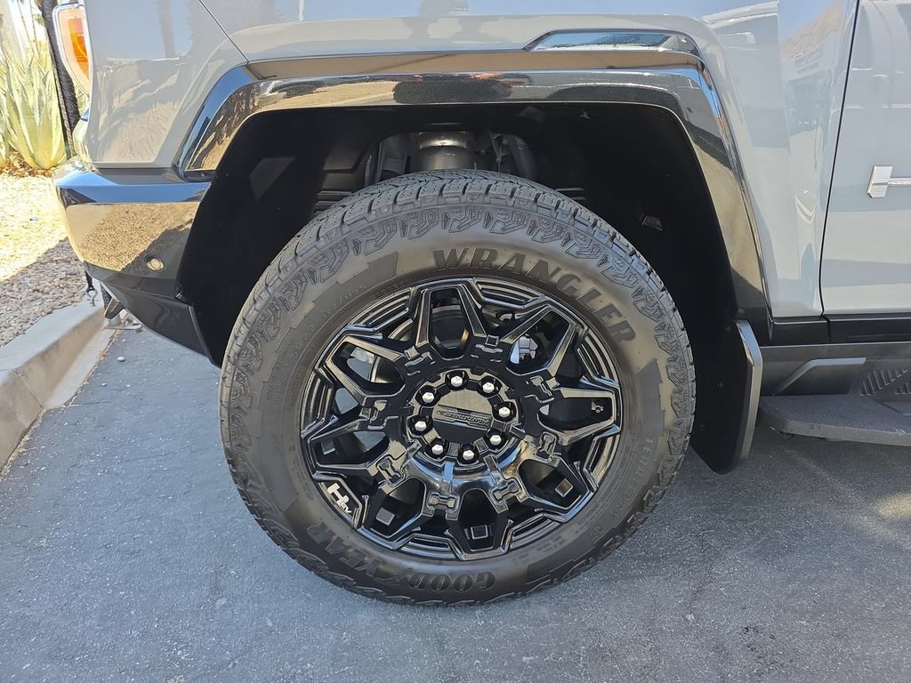 Used 2026 GMC Hummer EV SUV AWD/4WD image 34
