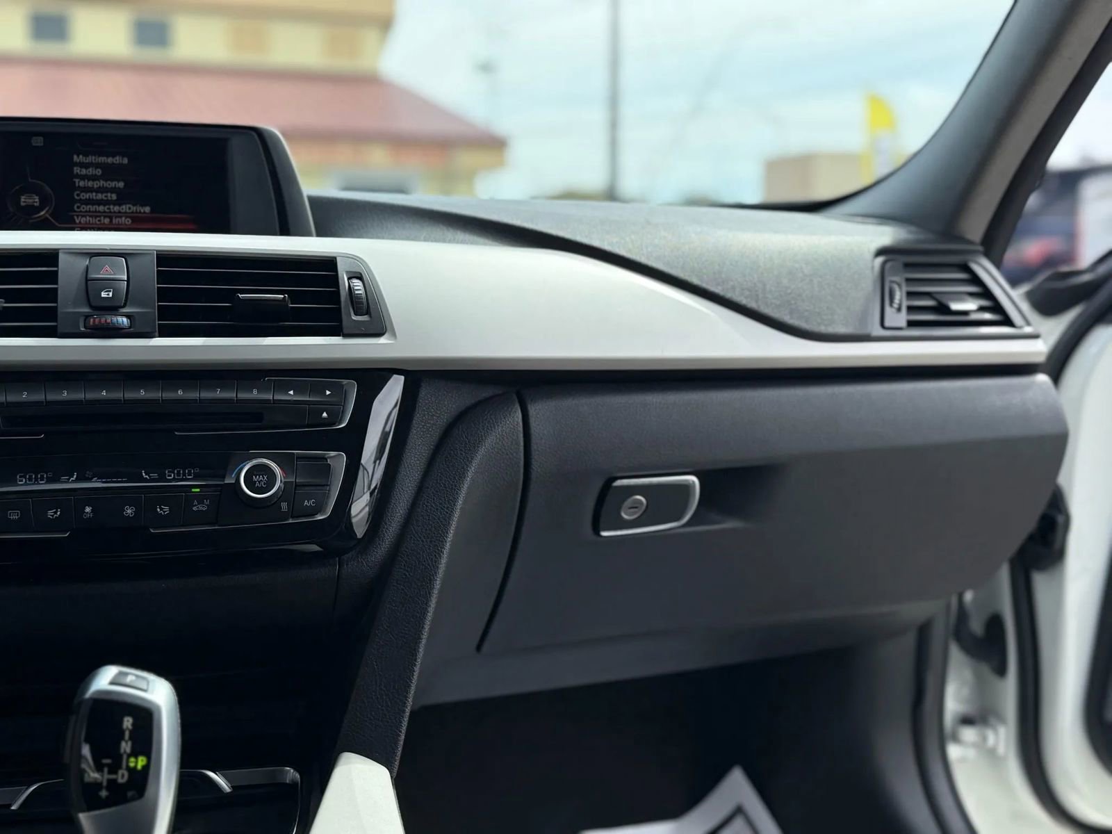 Used 2016 BMW 320i Sedan image 23