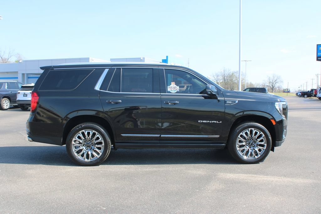 Used 2023 GMC Yukon Denali Ultimate w/ LPO, Floor Liner Package AWD/4WD image 11