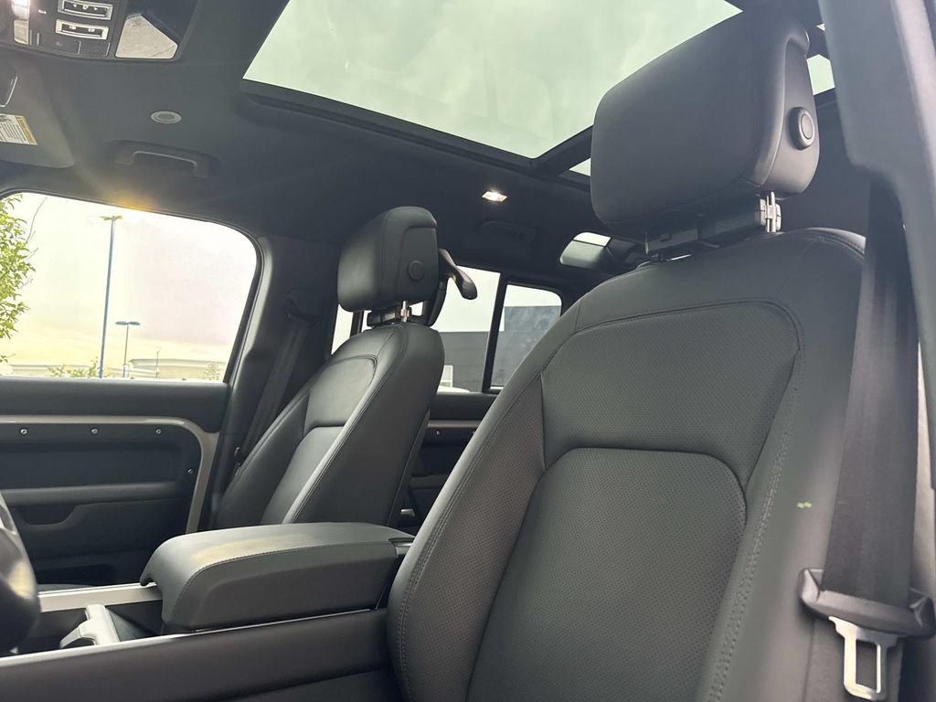 New 2026 Land Rover Defender 110 X-Dynamic SE AWD/4WD image 21