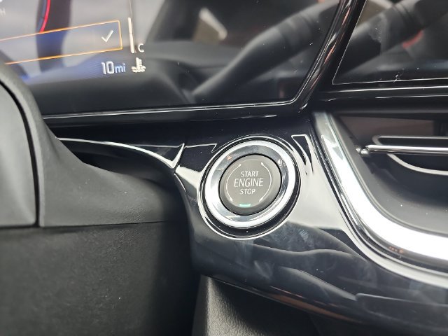 Used 2026 Chevrolet Trax RS FWD image 16