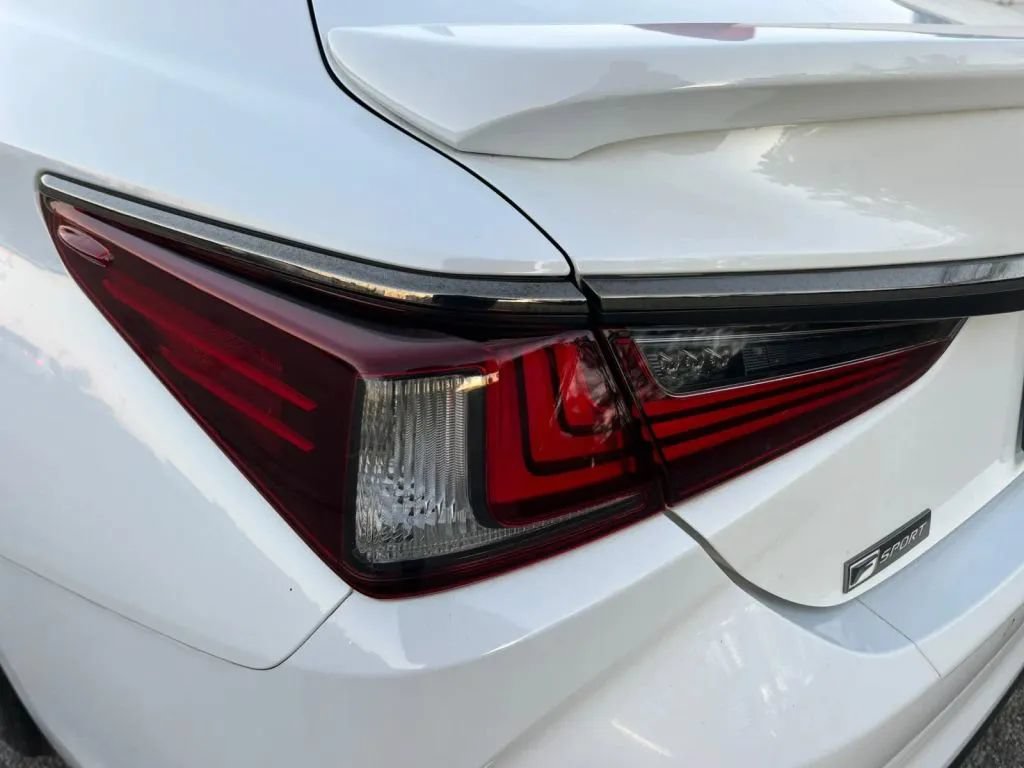 Used 2019 Lexus ES 350 F Sport w/ Accessory Package 2 FWD image 39