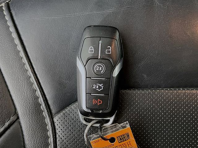 Used 2017 Ford Explorer Platinum image 12