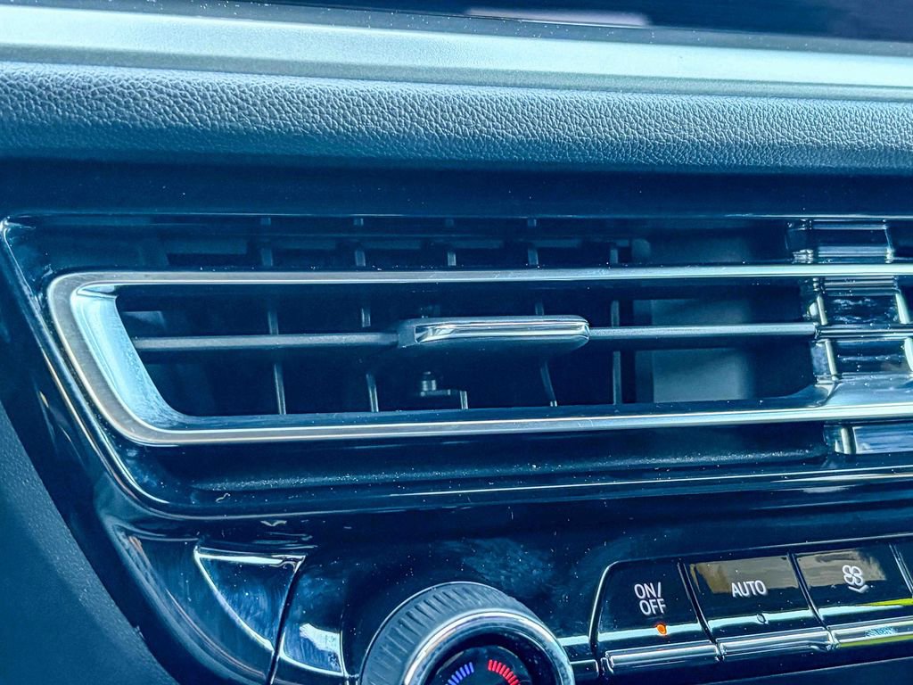 Used 2024 Chevrolet Traverse LT w/ Enhanced Driving Package image 26