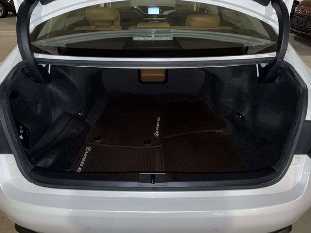 Used 2016 Lexus ES 350 w/ Navigation System Package image 17